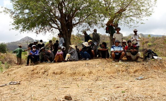 Hiện trường nơi ông Sỹ bị đốt cháy vào đêm 11/4.