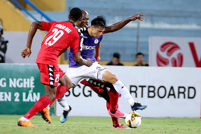 Việc thay đổi lịch thi đấu trận bán kết lượt về Cúp QG-Sư tử trắng 2018 bỗng nóng bất thường và thể hiện sự thiếu chuyên nghiệp của bóng đá Việt Nam. Ảnh: VSI.