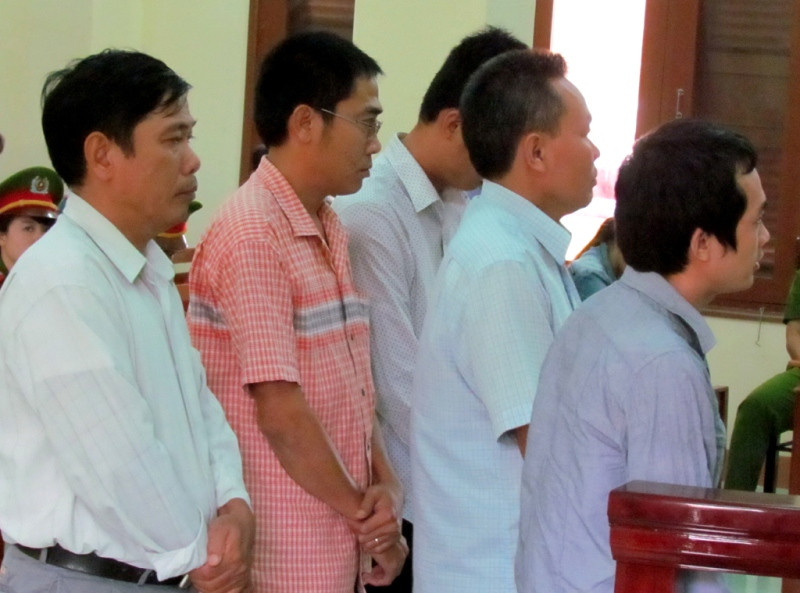 Các bị cáo lần lượt nói lời sau cùng, trước khi Tòa nghị án.