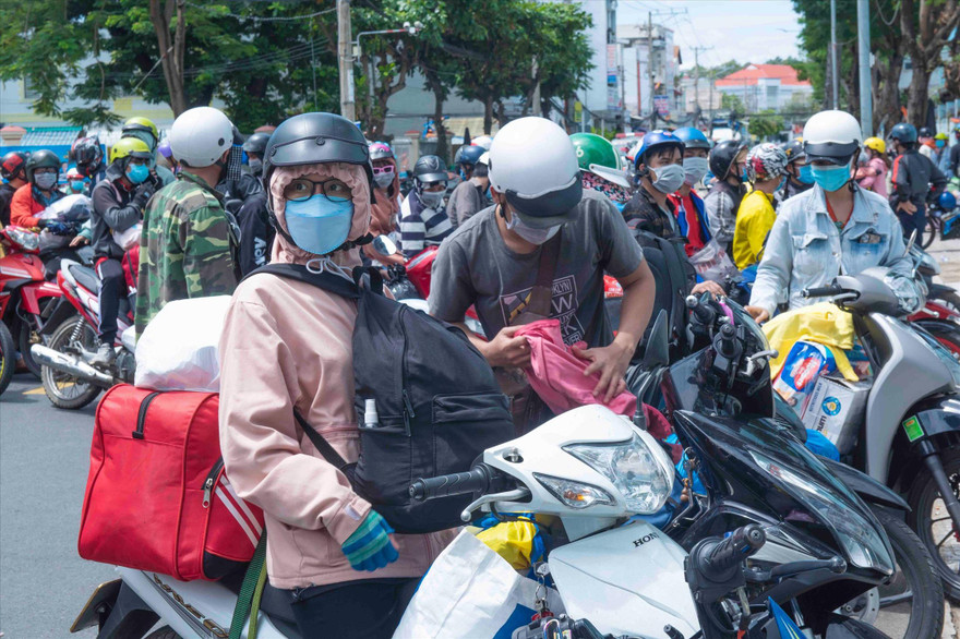 Người dân An Giang từ TPHCM, Bình Dương trở về quê