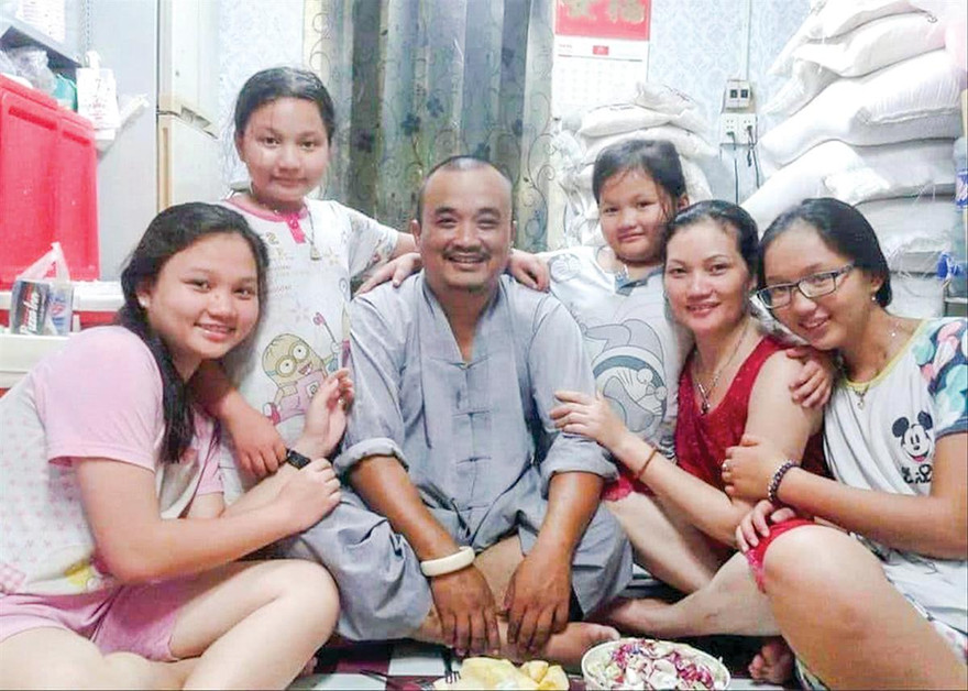 Gia đình anh Vũ Quốc Cường không khá giả, ở nhà thuê nhưng vẫn tích cực làm thiện nguyện
