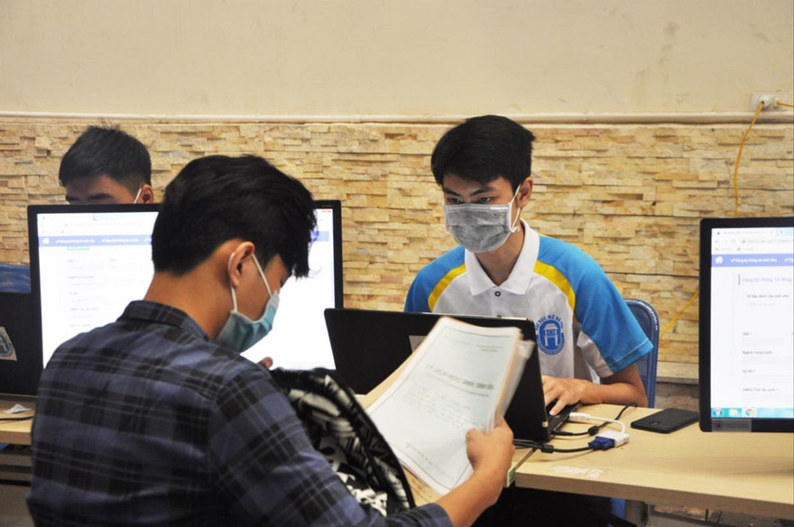 Sinh viên nhập học tại Trường ĐH Mở Hà Nội năm 2020 Ảnh: Diệp An