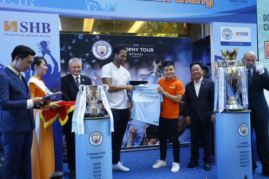 CLB Hà Nội sẽ phải giữ chân Quang Hải để duy trì sức mạnh chuyên môn cũng như sức hút đội bóng? 