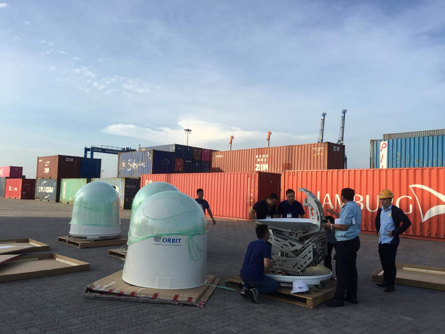 Hải quan Hải Phòng kiểm định, kiểm tra thực tế hàng hóa nhập khẩu Ảnh: Tuấn Nguyễn