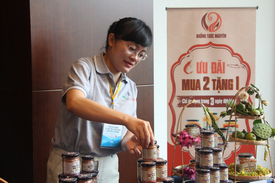 Lê Ngọc Thảo đưa mắm xứ Gò đi xa 