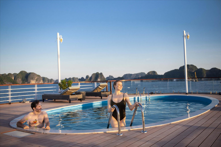 Du lịch vừa khởi sắc đã đối diện cú đấm bồi Ảnh: KỲ SƠN