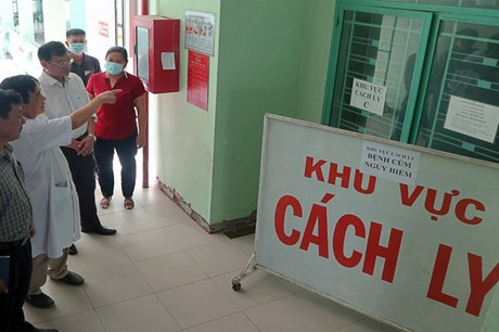 Tiếp thị ở Bắc Giang xuống Hà Nội uống rượu với tài xế mắc Covid-19