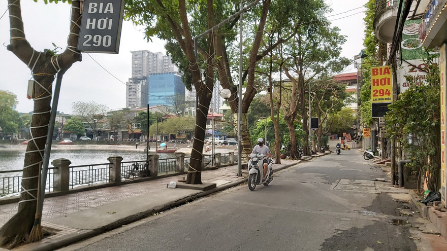 Vỉa hè đường Mai Anh Tuấn thông thoáng trở lại 