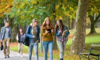 Giới trẻ Mỹ ngày càng ưu tiên nghề tay chân ổn định thay vì văn phòng truyền thống