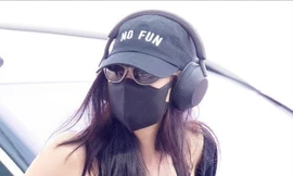 Thời trang sân bay gây tranh cãi của Jennie (BlackPink)
