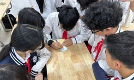 Học sinh học kỹ năng nói không với bạo lực học đường