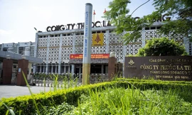 Các cơ sở sản xuất công nghiệp, xe máy chạy xăng được xác định là một trong những nguyên nhân chính gây ô nhiễm không khí ở Hà Nội