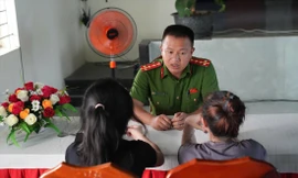 Giấc mơ đổi đời và nước mắt bản làng 