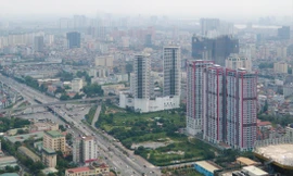 Nhiều dự án bất động sản nộp tiền thuê đất đã khiến nguồn thu từ đất tăng mạnh. (Trong ảnh, khu đô thị mới Cầu Giấy) Ảnh:Như Ý