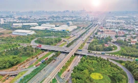 Phát triển hạ tầng giao thông - chìa khóa để siêu đô thị TPHCM vươn mình Ảnh minh họa: Phạm Nguyễn