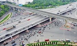 Thông xe cầu vượt thép nút giao Mai Dịch