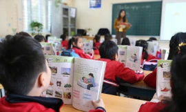 Đề xuất một bộ sách giáo khoa không hợp xu thế 