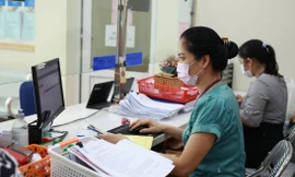 Công chức cấp xã quản lý giáo dục đang gặp khó (ảnh minh họa)