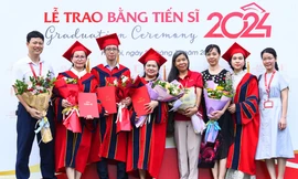 Trao bằng tiến sĩ cho các nghiên cứu sinh 2024 Ảnh: ĐHBKHN 