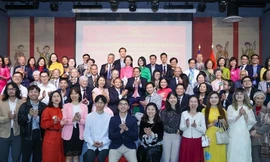 Thủ tướng Phạm Minh Chính gặp gỡ cộng đồng người Việt tại Pháp Ảnh: NVCC 