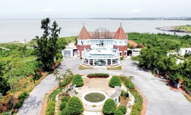 Casino Đồ Sơn - biểu tượng du lịch một thời - xuống cấp, bị bỏ hoang Ảnh: Nguyễn Hoàn 