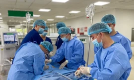 Điều dưỡng khoa Cấp cứu – BV Trung ương Quân đội 108 ép tim 30 phút làm ECMO thành công