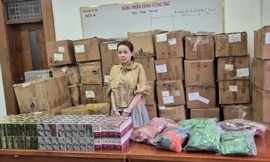 Ngân 98 và tang vật thu được từ vụ án Ảnh: CA.TPHCM