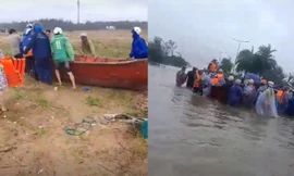 Chiếc ghe của gia đình anh Nguyễn Minh Hiệu đã cứu hàng trăm người trong lũ