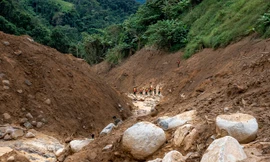 Đá trứng lưng núi Tà Xiên