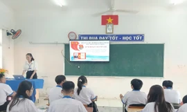 Học sinh Trường THPT Tân Phong (tỉnh Cà Mau) sinh hoạt chuyên đề về giá trị của quyển sách “Kiên quyết, kiên trì đấu tranh phòng, chống tham nhũng, tiêu cực, góp phần xây dựng đảng và Nhà nước ta ngày càng trong sạch, vững mạnh” của cố Tổng Bí thư Nguyễn Phú Trọng