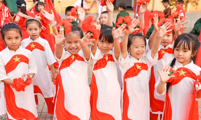 Hơn 400 học sinh hòa mình vào Ngày hội Thúc đẩy văn hoá đọc đầy sắc màu tại Nghệ An