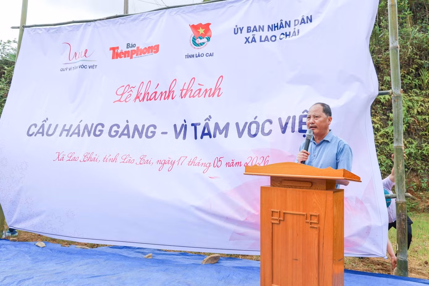 Ông Sùng A Lù phát biểu trong lễ khánh thành