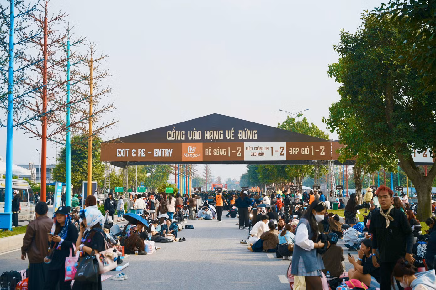ngay-tu-khu-vuc-check-in-y-concert-da-thu-hut-dong-dao-nguoi-ham-mo-co-mat-tu-som-3.jpg