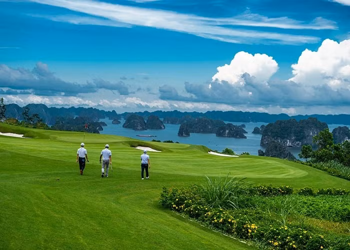3103quang-ninh-du-lich-golf-2.jpg
