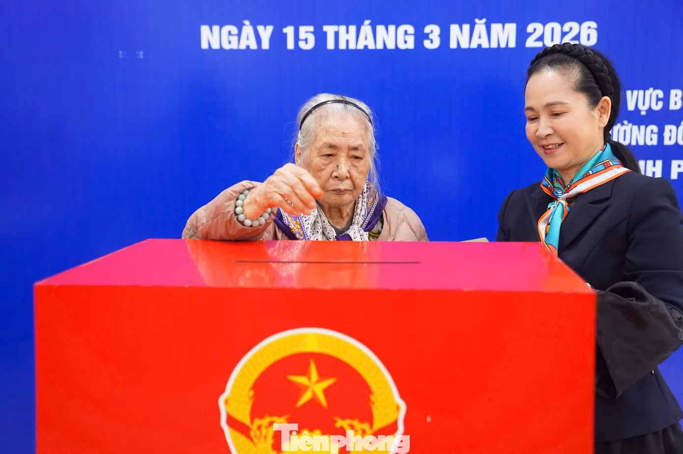 tp-lanhuongbaucu44.jpg