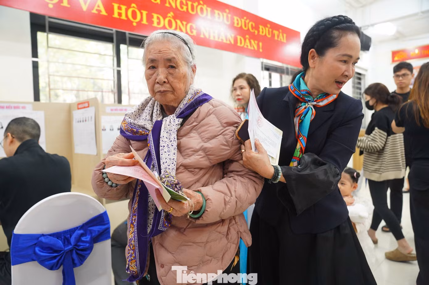 tp-lanhuongbaucu41.jpg