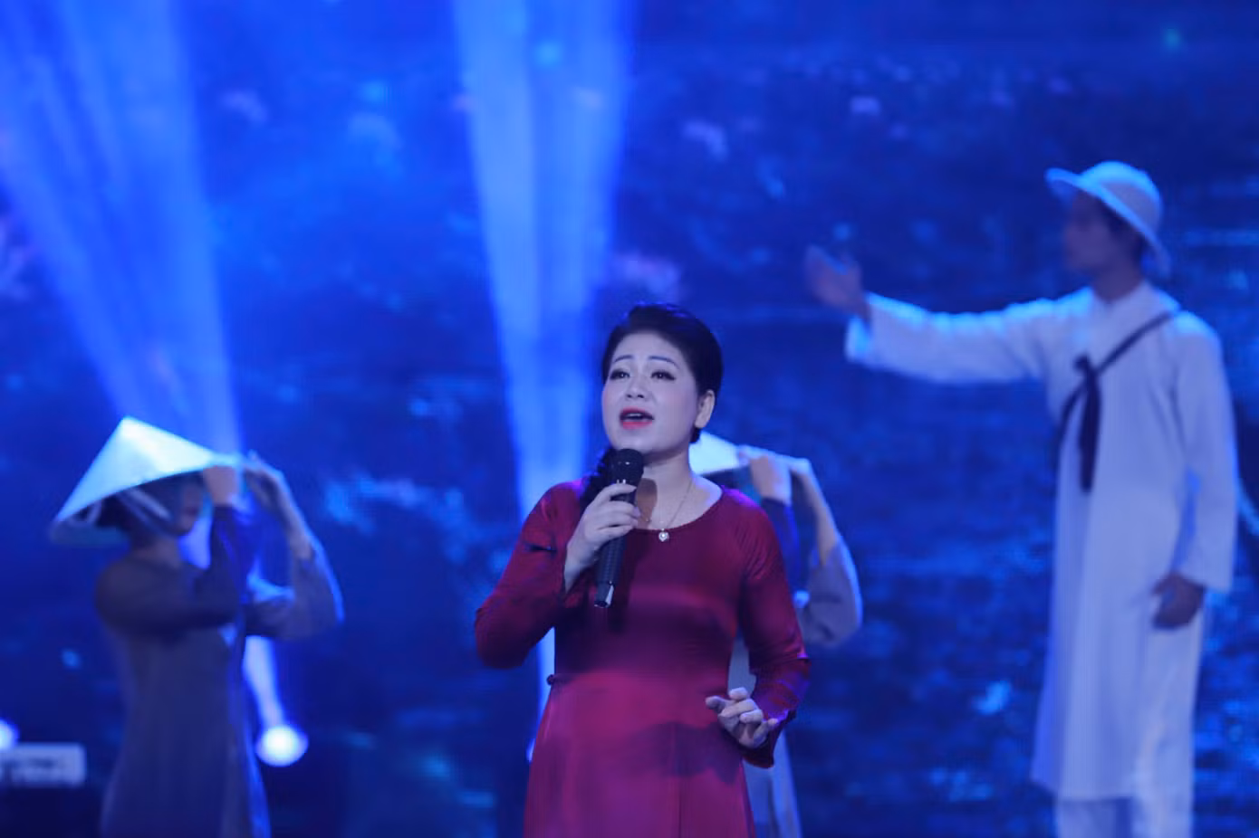 sangmaitennguoi24.jpg