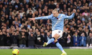 Trực tiếp Man City vs Liverpool 0-0 (H1): Haaland sút hỏng phạt đền