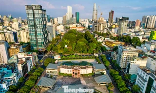 Cận cảnh sân khấu giữa trung tâm TPHCM sắp thành bãi giữ xe metro