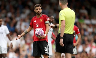 Bruno Fernandes đổ lỗi cho trọng tài sau khi sút 11m lên trời