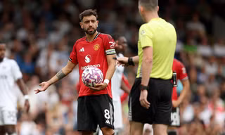 Bruno Fernandes đổ lỗi cho trọng tài sau khi sút 11m lên trời