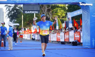 U80 hoàn thành cự ly chạy 21km: ‘Không già hay trẻ, cứ thể thao là khoẻ’