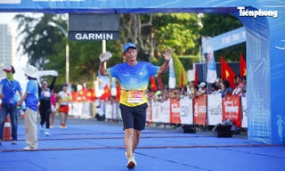 U80 hoàn thành cự ly chạy 21km: ‘Không già hay trẻ, cứ thể thao là khoẻ’