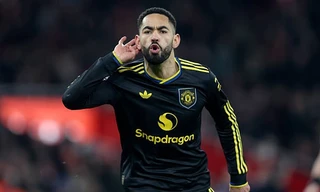 MU 'đánh sập' Emirates, Arsenal 3 trận liền không thắng