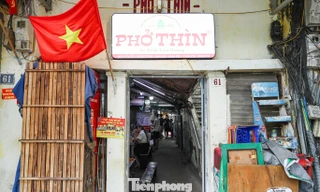 Cuộc sống thường nhật trên khu ‘đất vàng’ sắp thành quảng trường Đông hồ Hoàn Kiếm