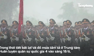 Quân nhân tham gia khối đứng A80: Kiến cắn không được gãi, con gái đi qua không được nhìn