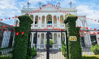 Cận cảnh những ngôi nhà cổ trăm tuổi giữa lòng TPHCM