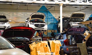 Hàng nghìn xe ngập nước, gara ở Thái Nguyên làm xuyên đêm vẫn quá tải