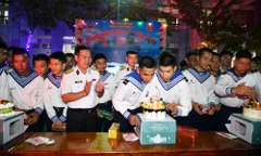 Đêm sinh nhật đáng nhớ trong mùa Noel của chiến sĩ Hải quân