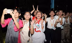 Thiếu nhi 3 nước giao lưu văn nghệ, nhảy sạp bên ánh lửa trại